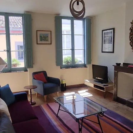 Town House, Rue Barbes アパート カルカソンヌ