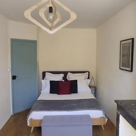 Apartament Town House, Rue Barbes *