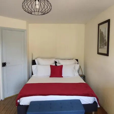 Town House, Rue Barbes Apartment *