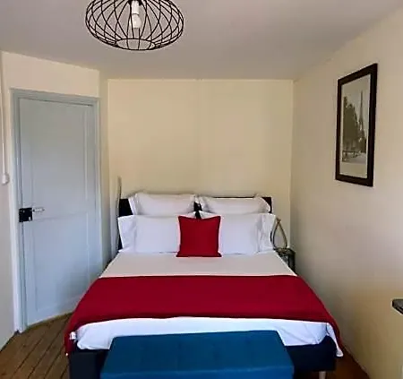 Town House, Rue Barbès Appartement