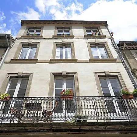 Town House, Rue Barbès *
