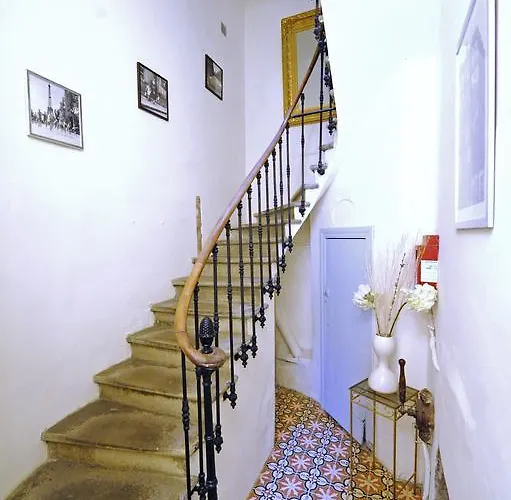 Town House, Rue Barbes Lägenhet