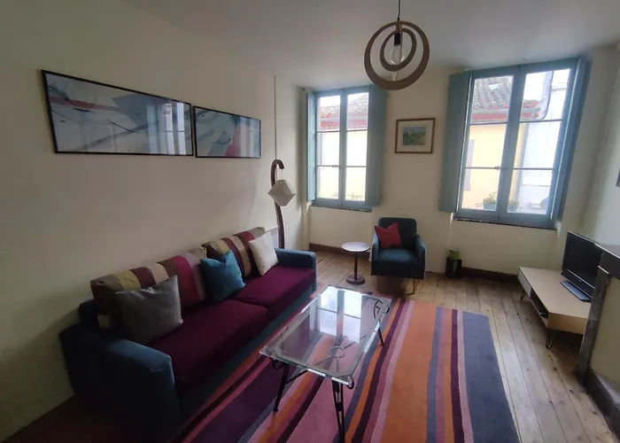 Town House, Rue Barbes * Carcassonne
