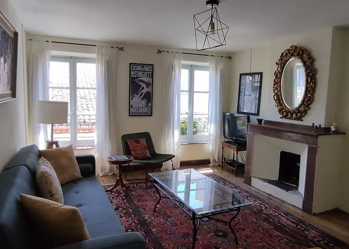 Town House, Rue Barbes Apartment *